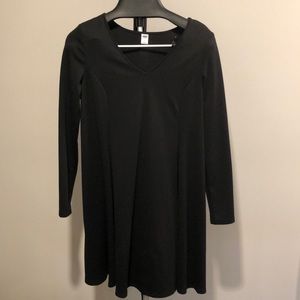 Black Old Navy long sleeved dress. Size medium.